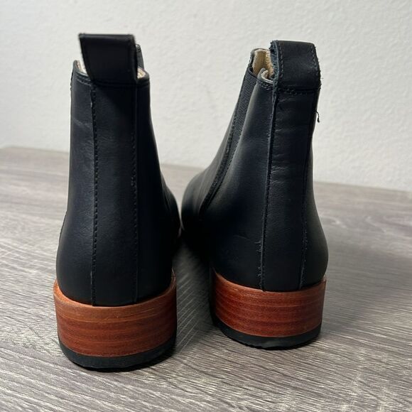 Nisolo Eva Everyday Chelsea Boots - Picture 7 of 8